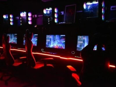 Internet Café: Level Up Gaming Lounge & Café in Patna, Bihar, India