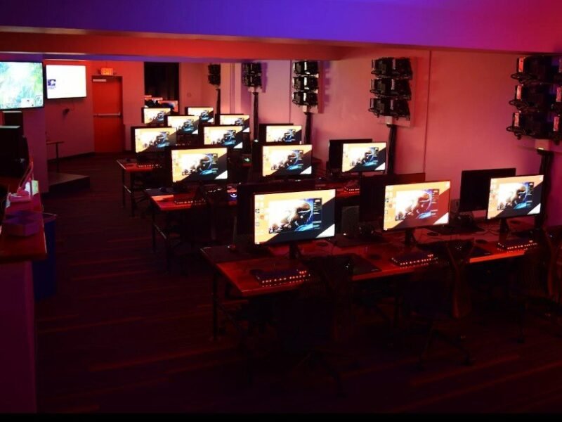 Left Click Lounge – Minneapolis, MN, USA